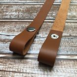 Patentos bőr táskafül - őzbarna